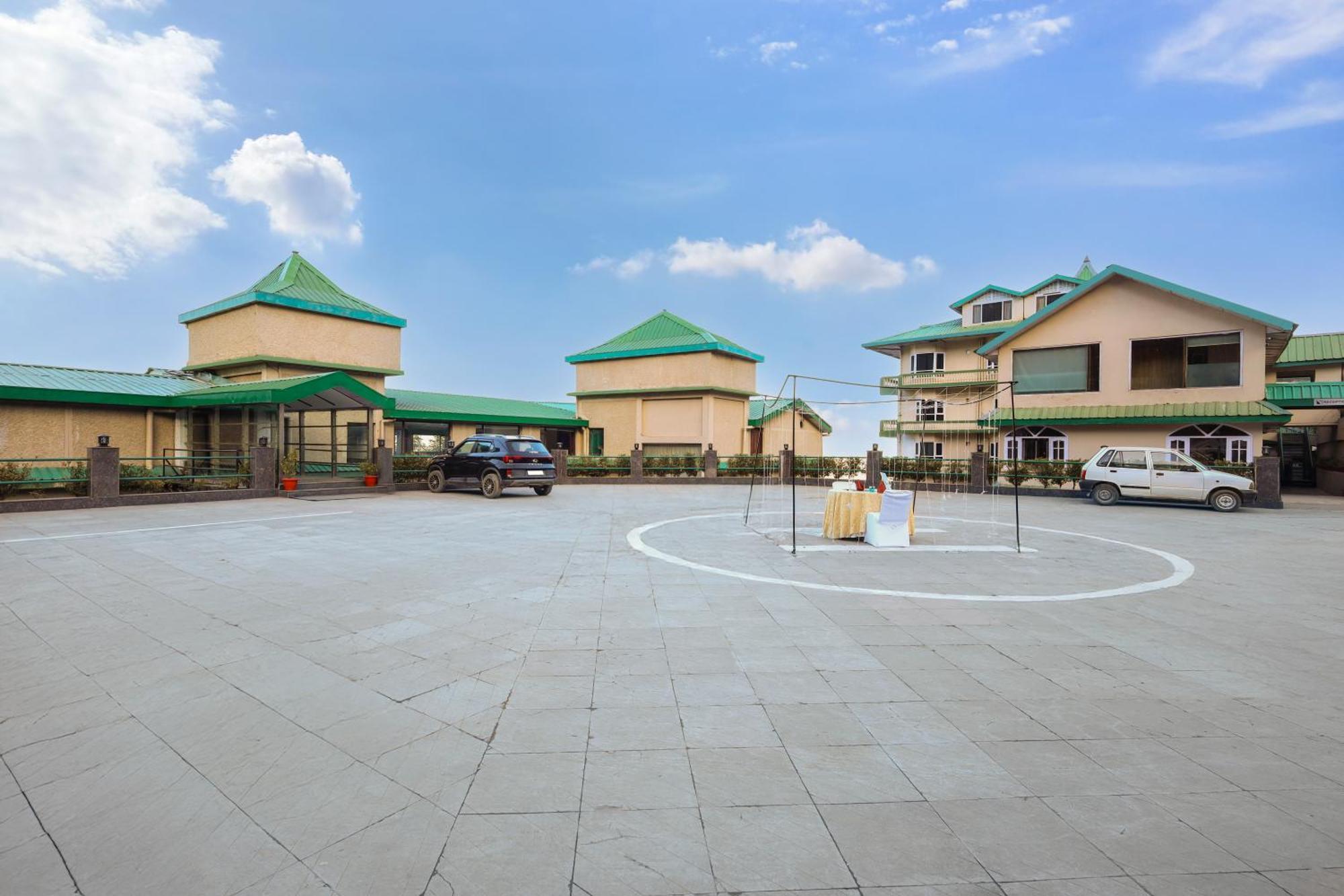 Sterling Kufri Hotel Exterior photo